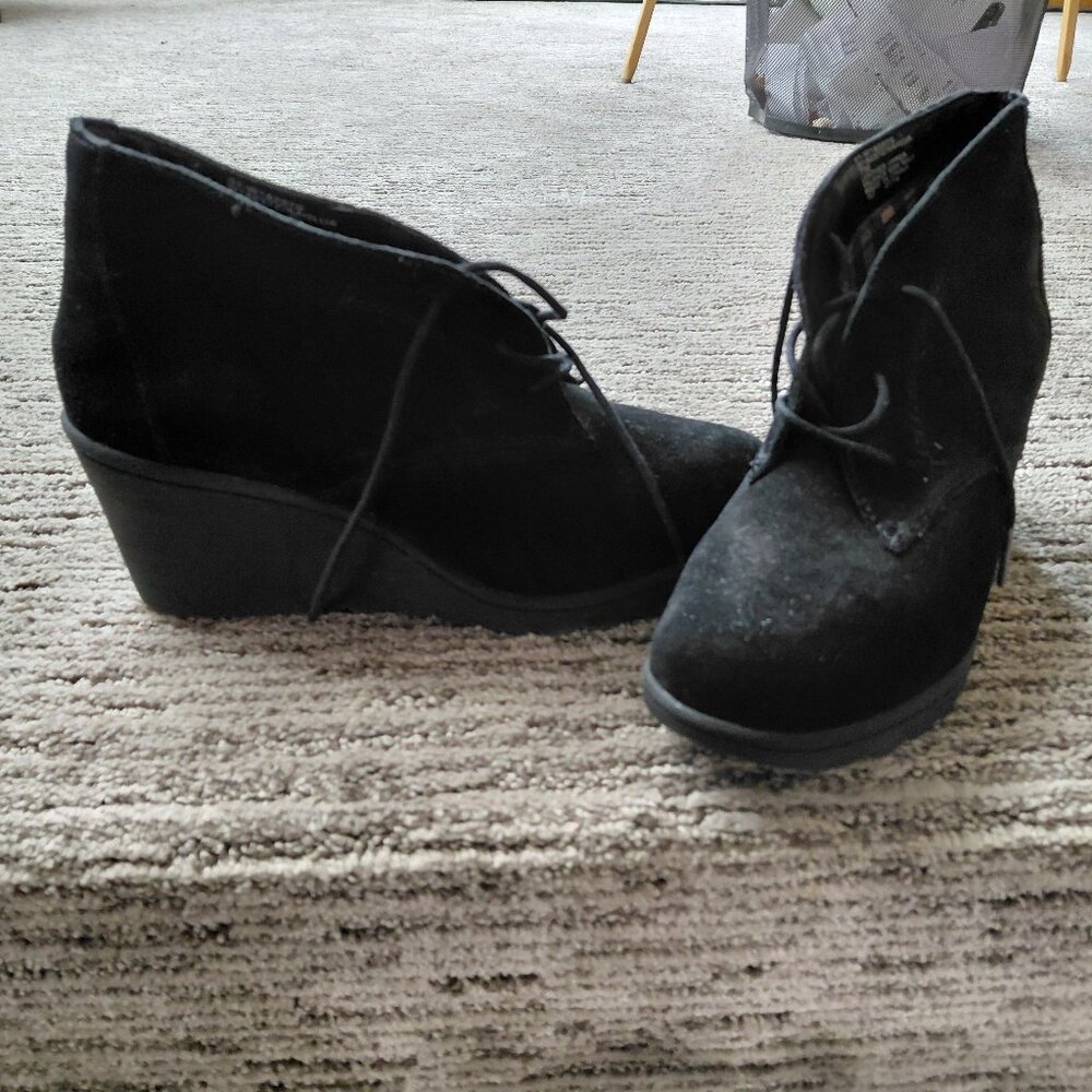 BLACK SUEDE ANKLE BOOTS